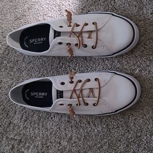 NWOT women's Sperry size 11